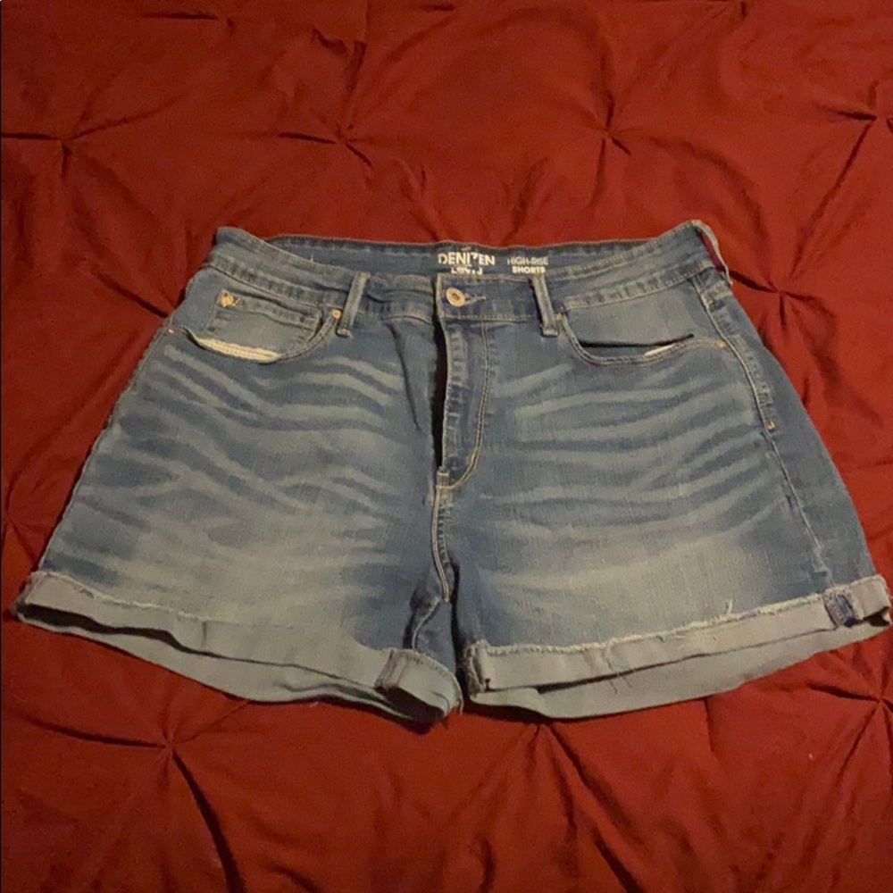 Women’s jean short